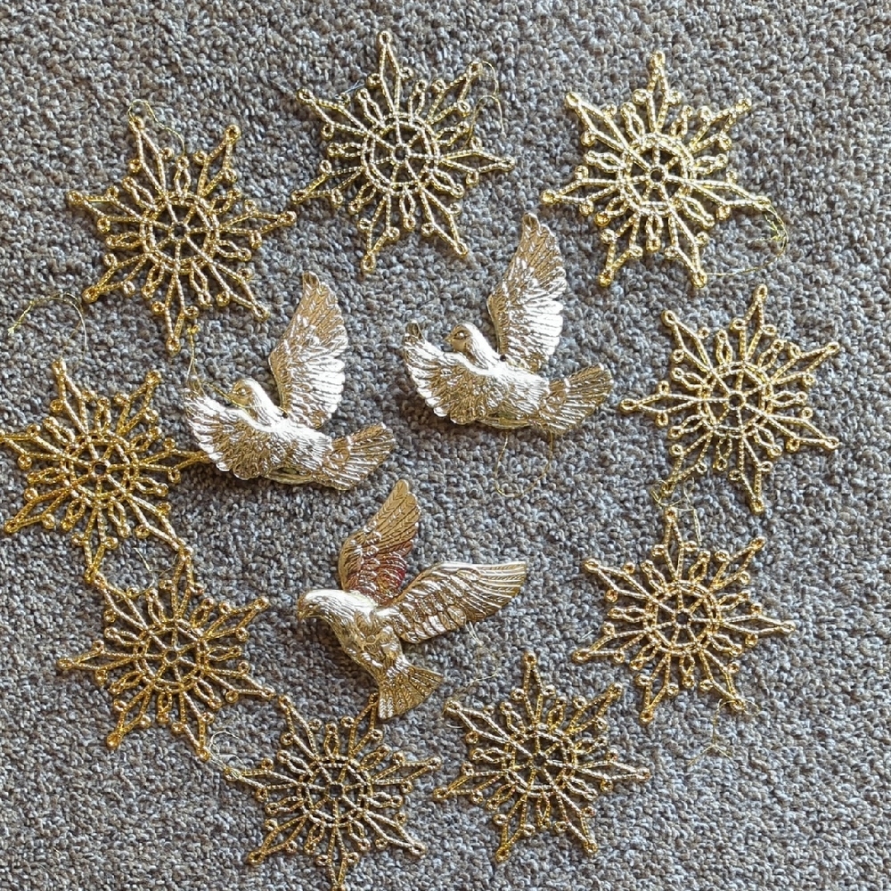 Vintage 80's Goldtone Turtledoves and Snowflake Ornaments